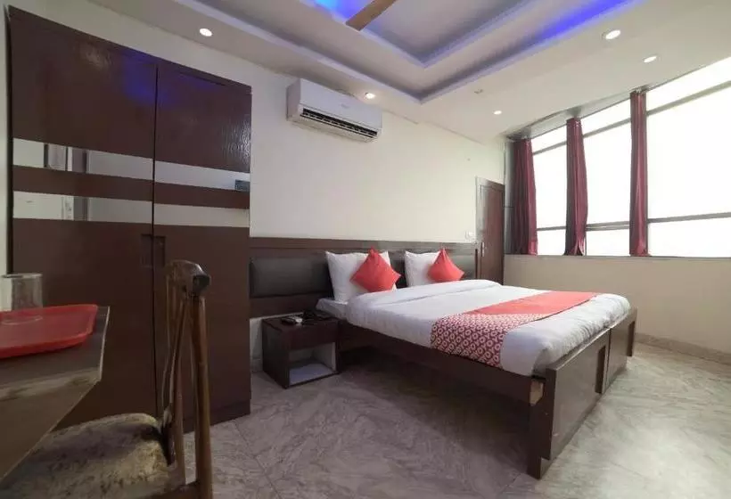 ホテル Oyo 28266 Travel Inn