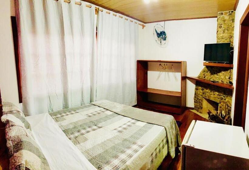 Hostel Pousada Pináles