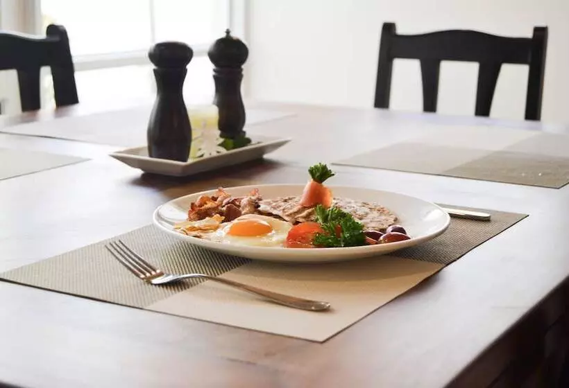 ベッドアンドブレックファースト Happy Villas Jandafel