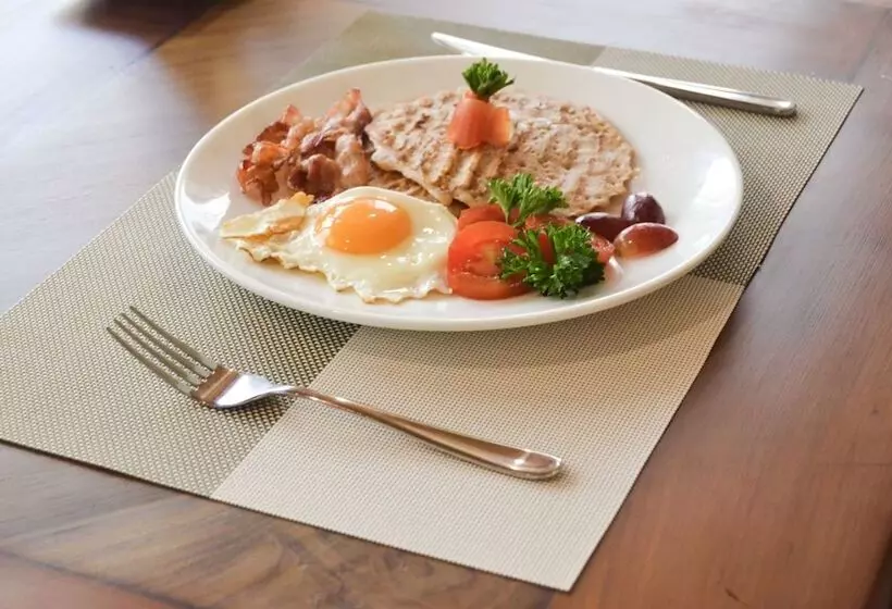 ベッドアンドブレックファースト Happy Villas Jandafel