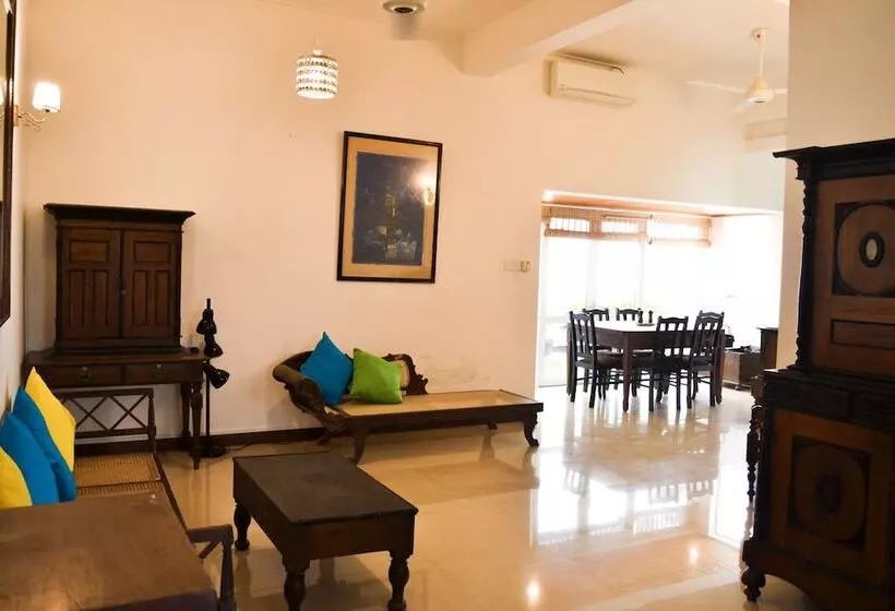 ベッドアンドブレックファースト Happy Villas Jandafel