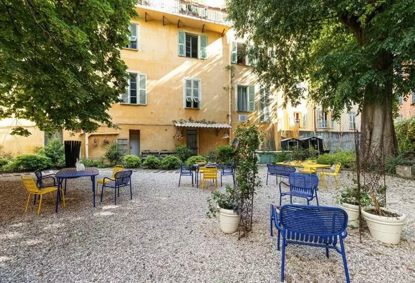 L Abeille  Boutique Apartments