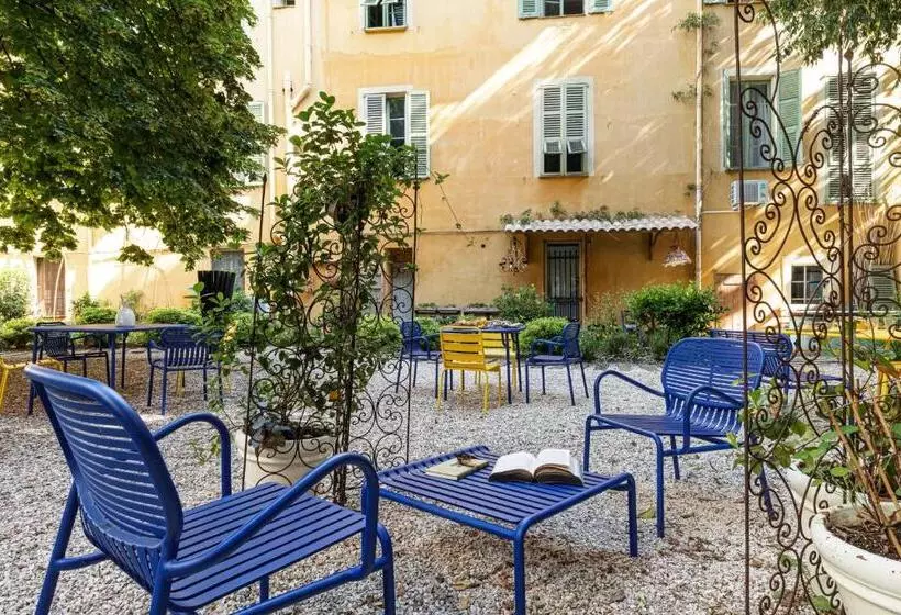 L Abeille  Boutique Apartments