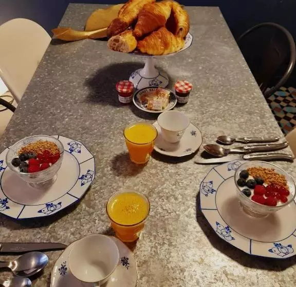 L Abeille  Boutique Apartments