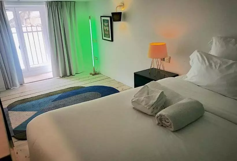 L Abeille  Boutique Apartments
