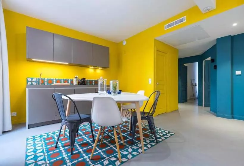 L Abeille  Boutique Apartments