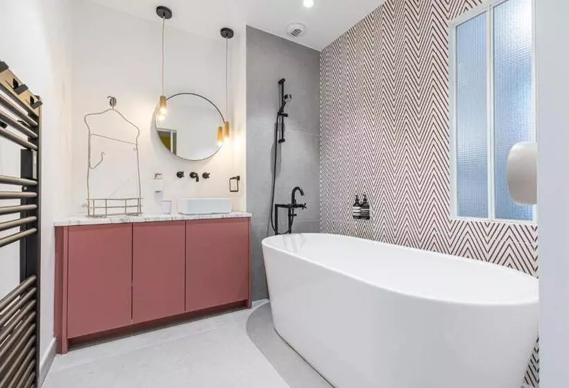L Abeille  Boutique Apartments