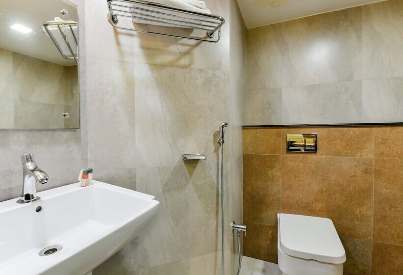 Oyo 28129 Hotel Mjm International