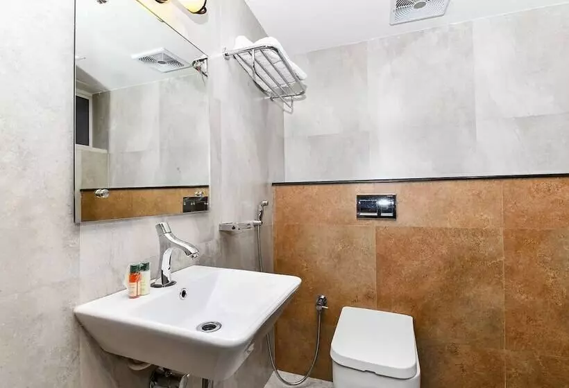 Oyo 28129 Hotel Mjm International
