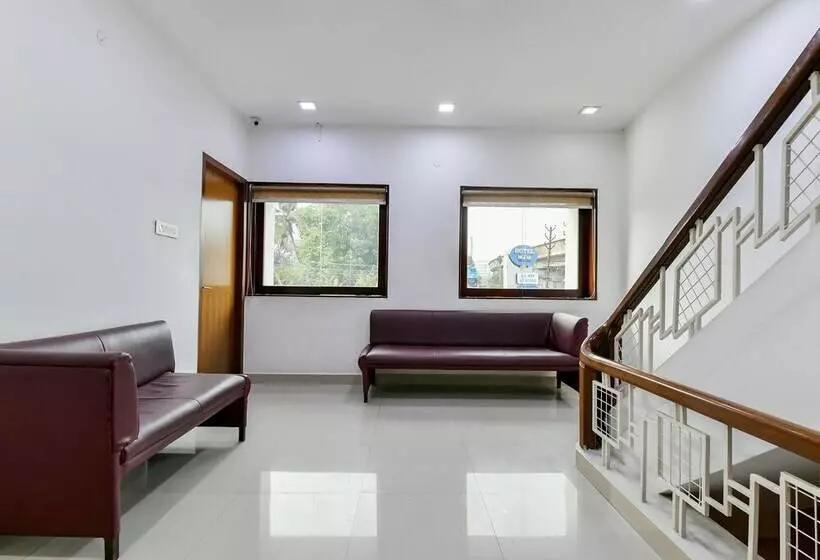 Oyo 28129 Hotel Mjm International