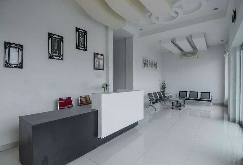 Pensione Reddoorz Syariah Near Jamtos Jambi