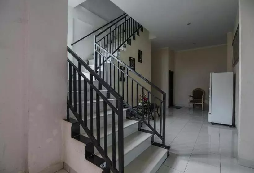 Majatalo Reddoorz Syariah Near Jamtos Jambi