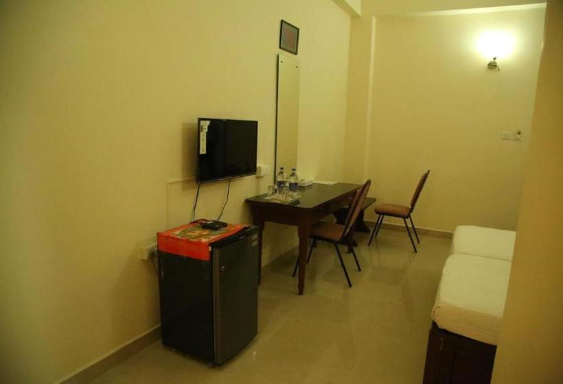 בית מלון כפרי Kallada Residency