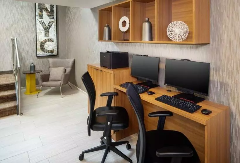 Hotelli Springhill Suites By Marriott New York Jfk Airport/jamaica
