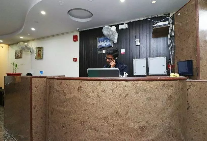Oyo 22359 Hotel Raj Palace