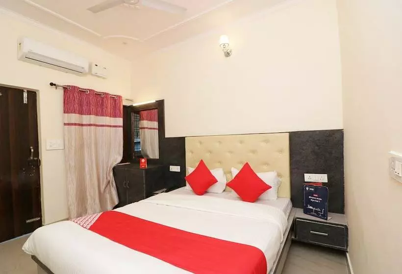 Oyo 22359 Hotel Raj Palace
