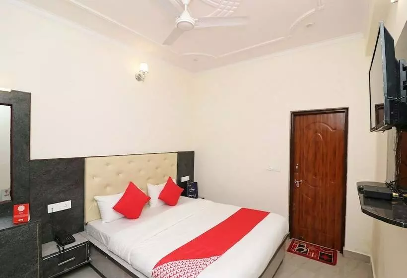 Oyo 22359 Hotel Raj Palace