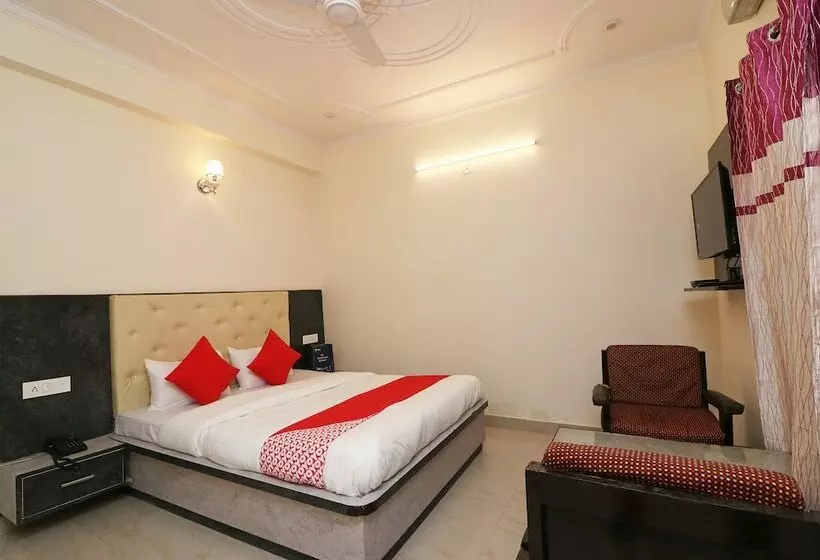 Oyo 22359 Hotel Raj Palace