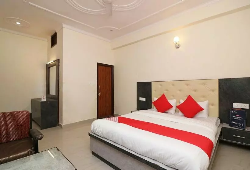 Oyo 22359 Hotel Raj Palace