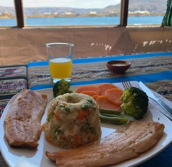 ペンション Uros Titicaca Khantaniwa Lodge
