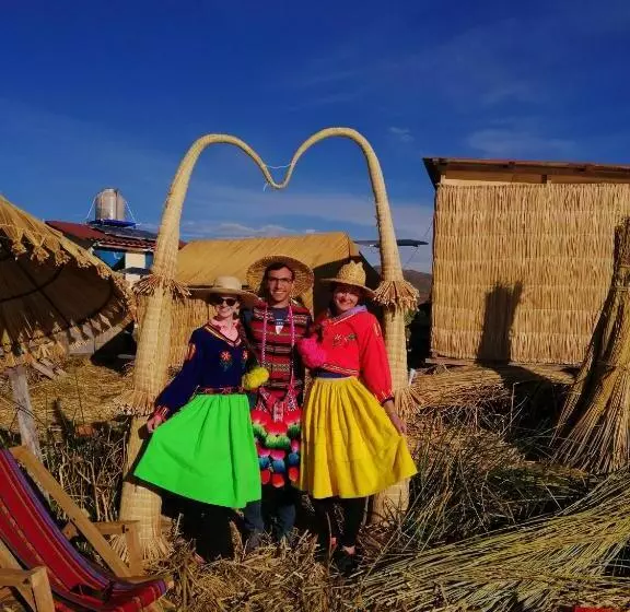 ペンション Uros Titicaca Khantaniwa Lodge