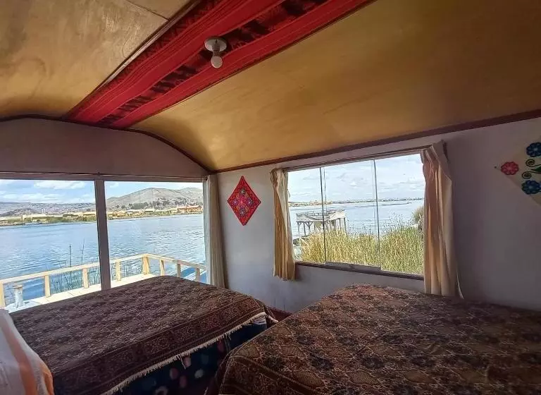 ペンション Uros Titicaca Khantaniwa Lodge