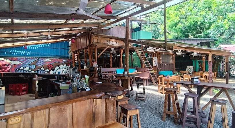 Flutterby House   Hostel