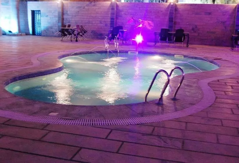 هتل R & K Guest Palace