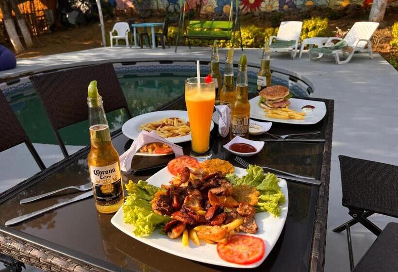 پانسیون Green Door San Gil