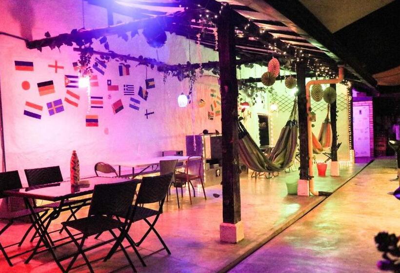 پانسیون Green Door San Gil