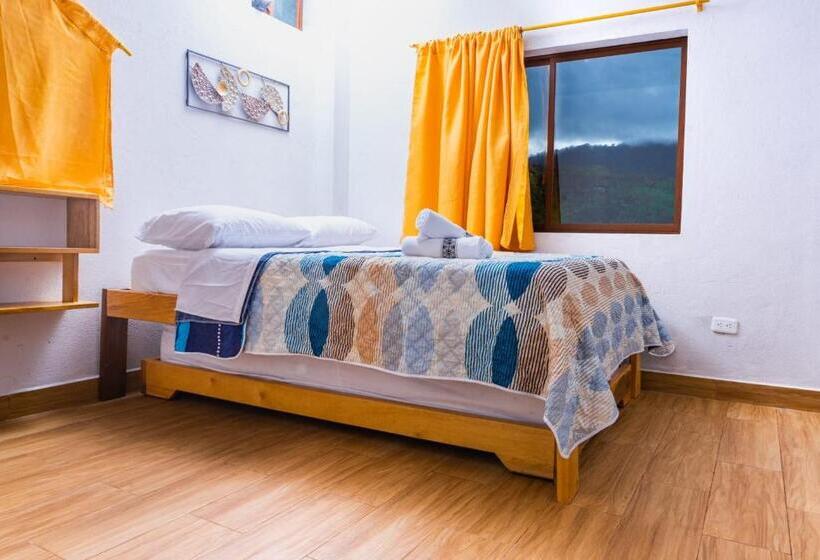 Hostel Mindoxtrem Birds