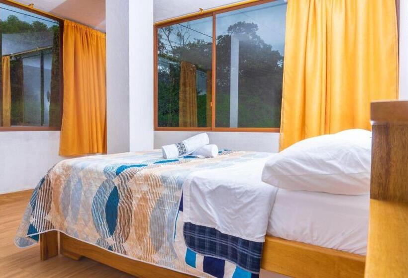 Hostel Mindoxtrem Birds