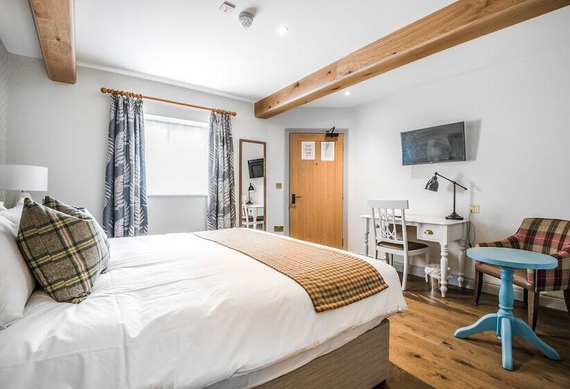 مبيت وإفطار The Walhampton Arms