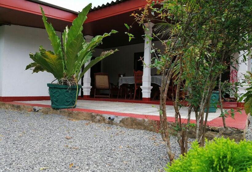 بنسيون Abawaththa Guest House