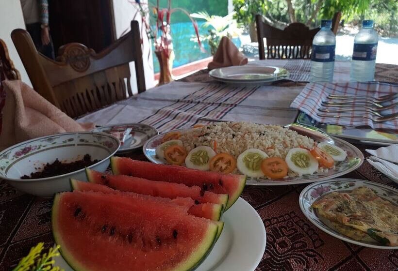 بنسيون Abawaththa Guest House