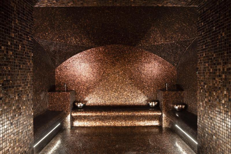 هتل Royal Hainaut Spa & Resort