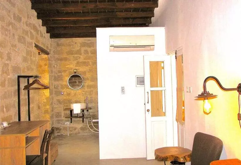 Aamiaismajoitus (B&B) Saint Antonio Maroni