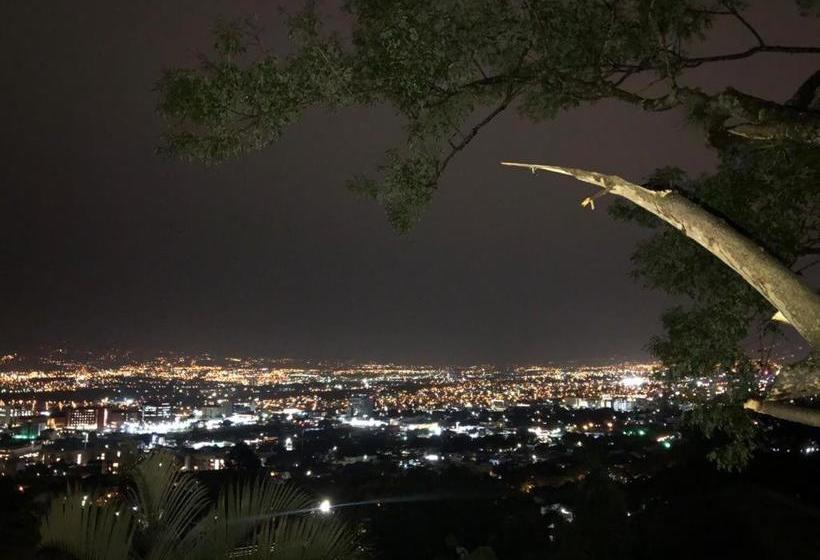 مبيت وإفطار Salamandra Room