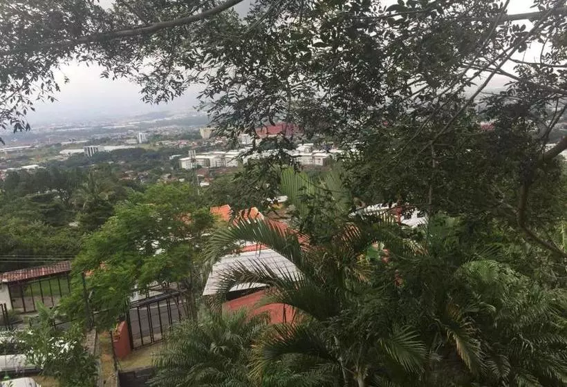 Aamiaismajoitus (B&B) Salamandra Room