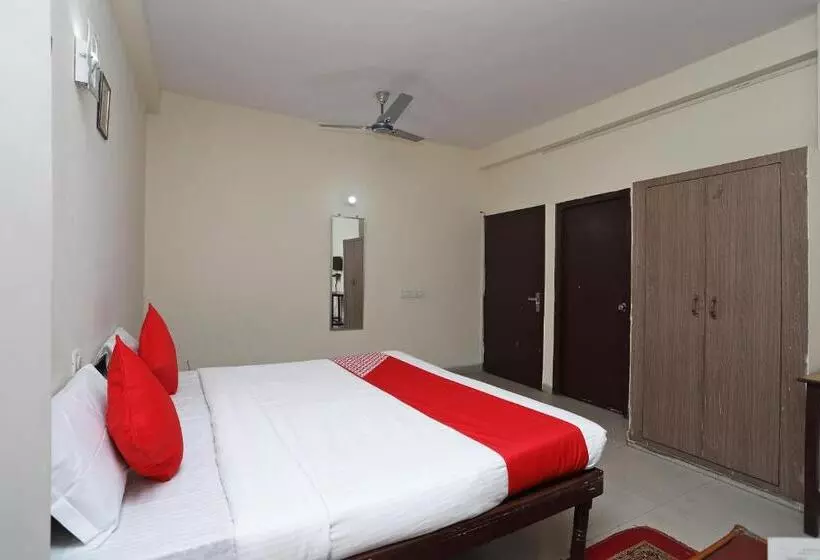 ホテル Oyo 14454 Celebration Bnb Home