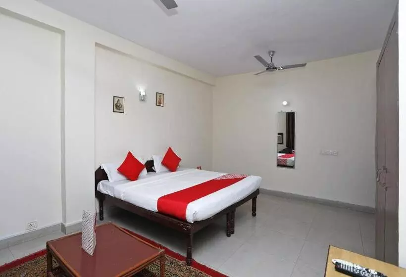 ホテル Oyo 14454 Celebration Bnb Home