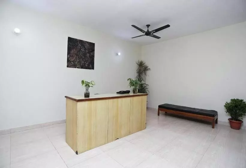 ホテル Oyo 14454 Celebration Bnb Home