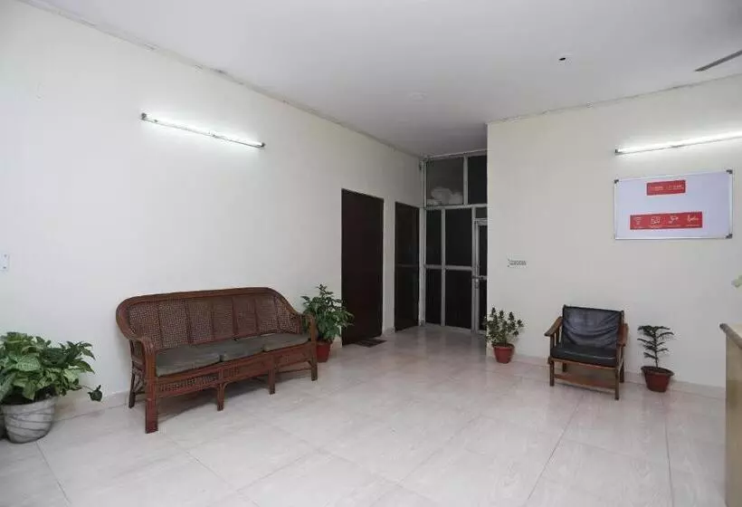 ホテル Oyo 14454 Celebration Bnb Home