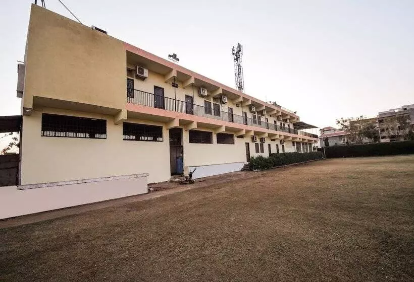 Oyo 26659 Hotel Parmanand Garden