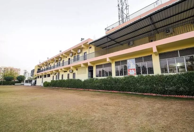 Oyo 26659 Hotel Parmanand Garden