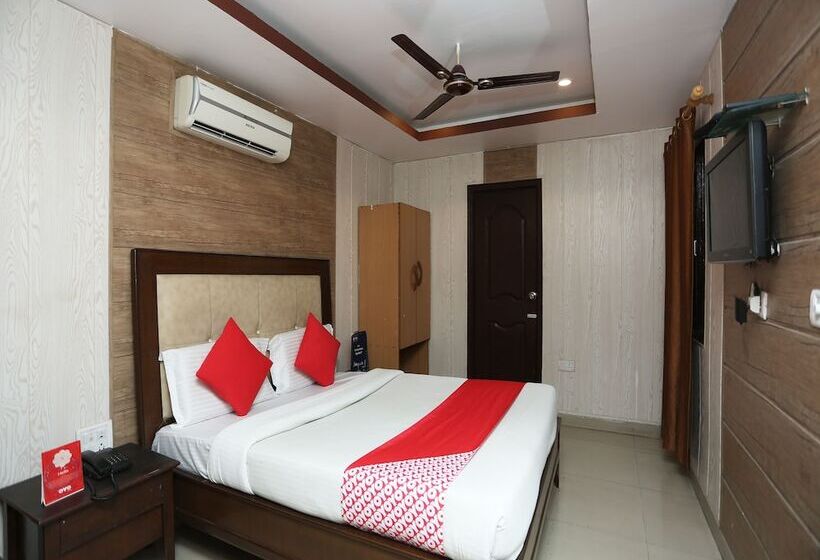 Hotel Oyo 26745 Log Inn