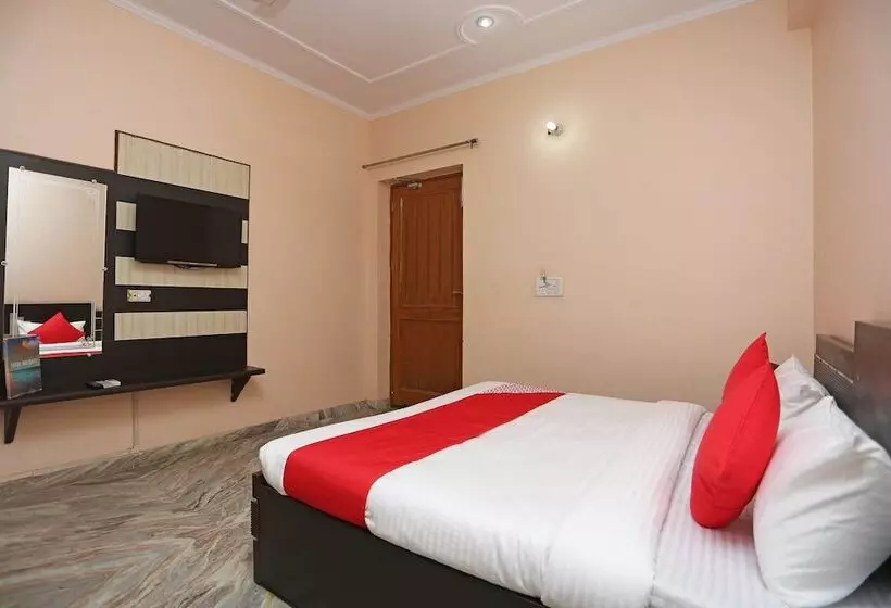 Oyo 26823 Hotel Krishna Greens