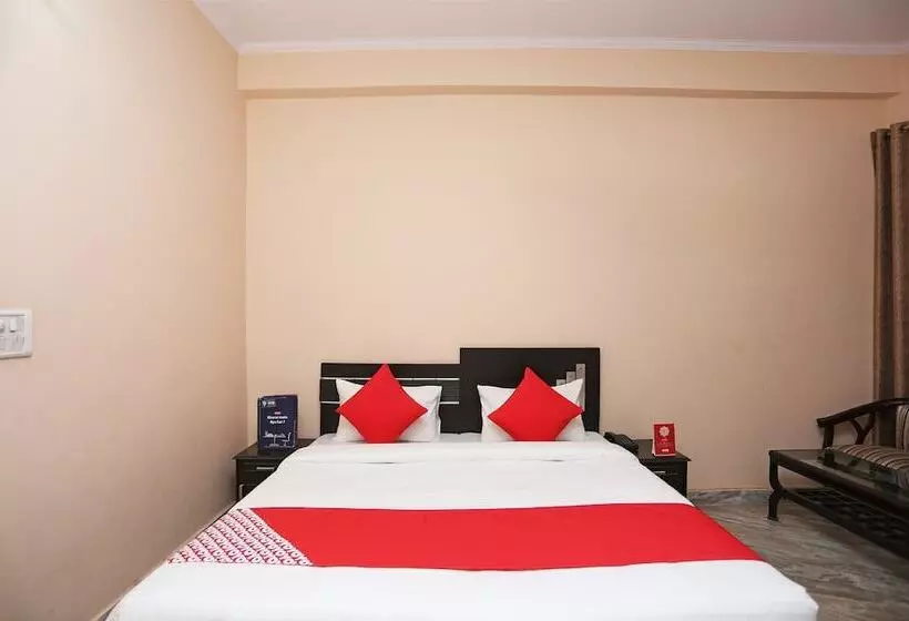 Oyo 26823 Hotel Krishna Greens