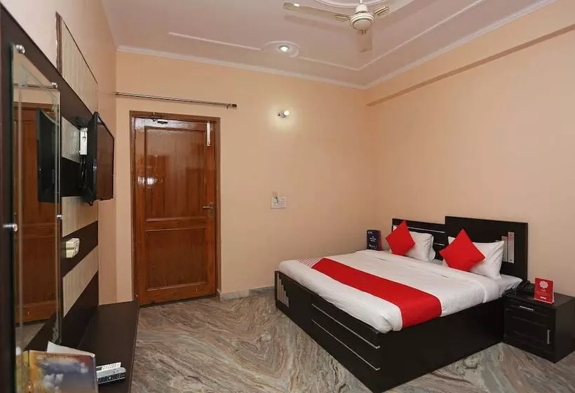 Oyo 26823 Hotel Krishna Greens