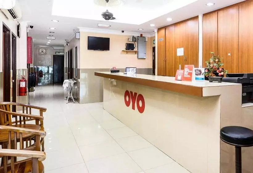 ホテル Oyo 707 Ayuni